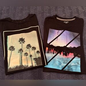 Set of 2 boy’s graphic tees size large